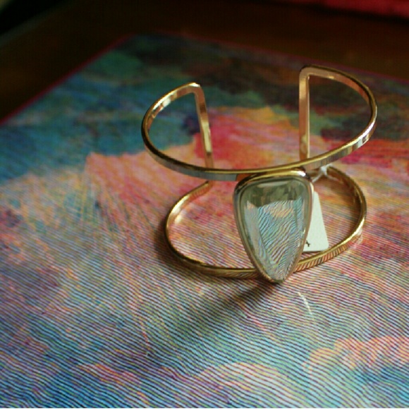 NEW | THE AURORA CO. | Gold fashion cuff - Picture 2 of 2