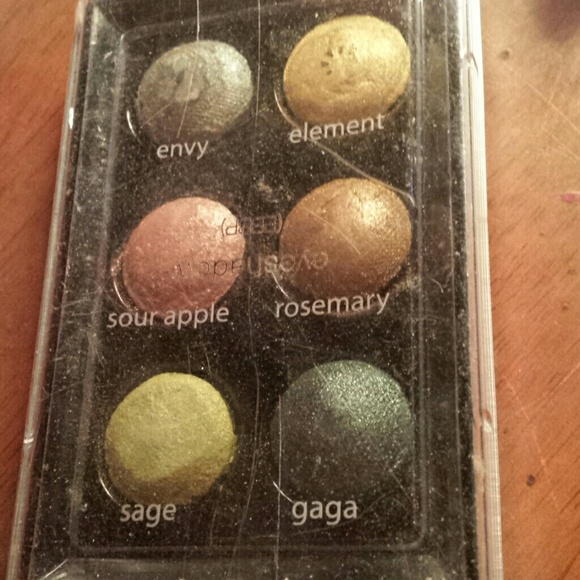 Makeup bundle - Picture 2 of 4