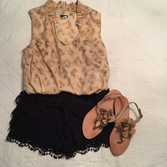 Loeffler Randall tan leather sandal with rose