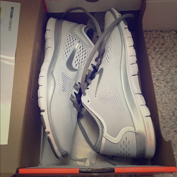 Women's Nike Free Run Sneakers