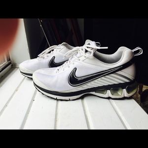 Nike Air Agitate Men's Size 9