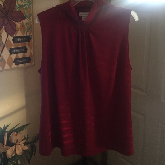 Sleeveless dressy blouse