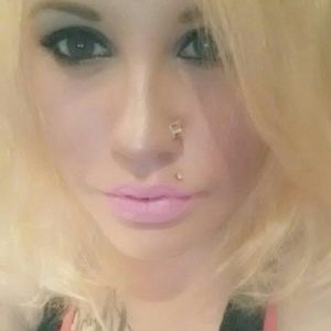 Meet your Posher, Eva