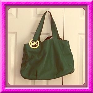 MK green purse (hunter green)❤️