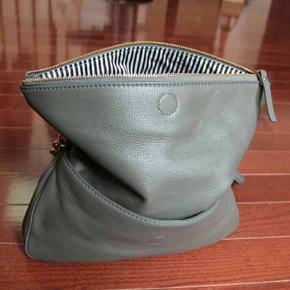 Sold 🚫 Kate Spade Clarke grey leather crossbody - Picture 2 of 4