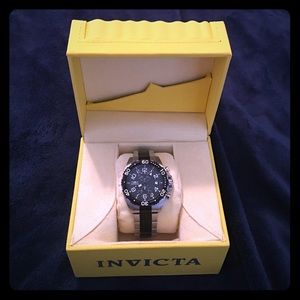 Men's watch- great for fall! Authentic Invicta