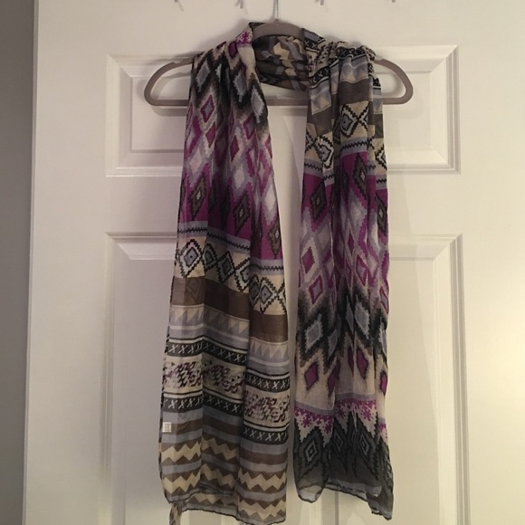 Patterned scarf