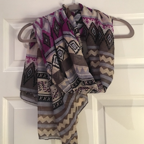 Patterned scarf - Picture 2 of 4