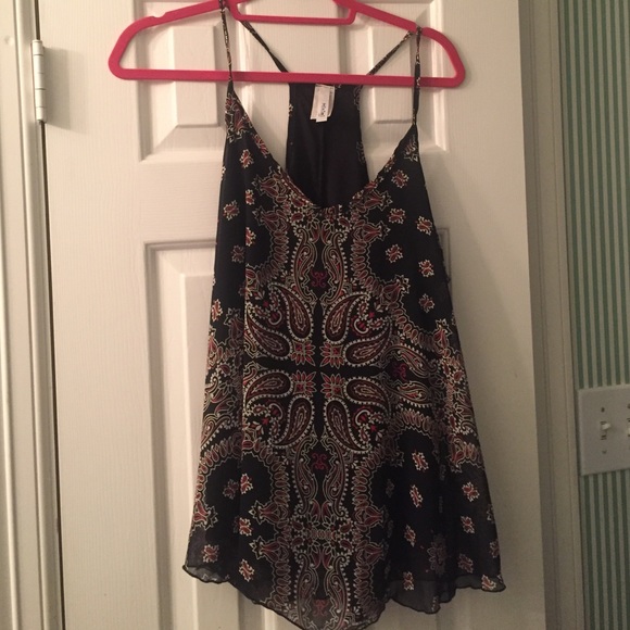 Tank top with bandana pattern