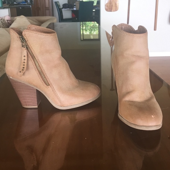 American eagle tan bootie heels - Picture 1 of 2