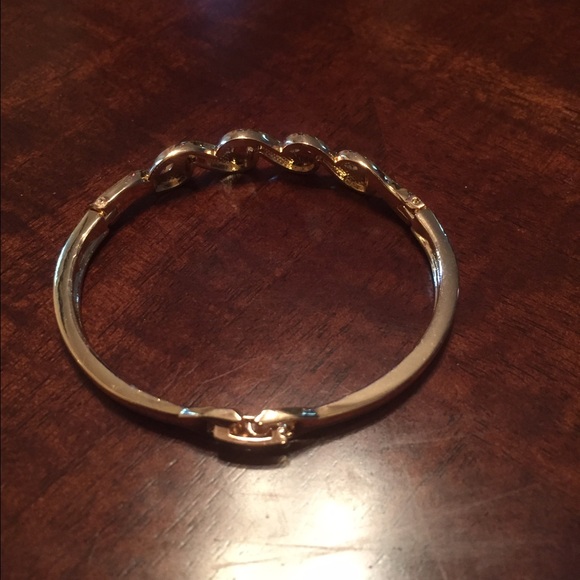 18k Yellow Gold Plated Twist Bracelet - Picture 3 of 3