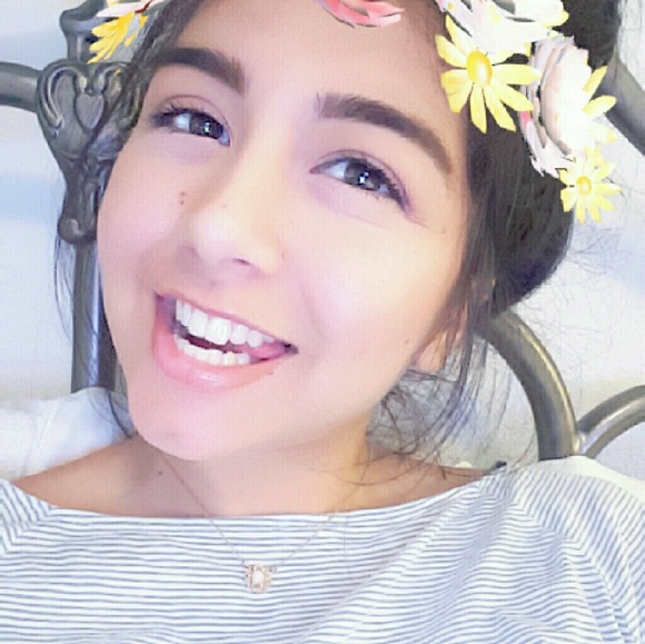 Meet your Posher, Haley - Picture 1 of 1