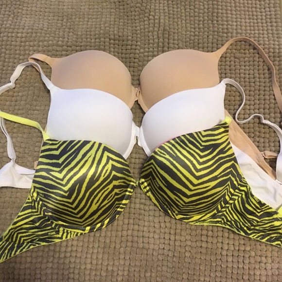 VS pink bras