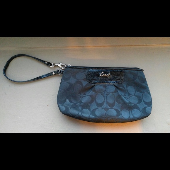 COACH Ashley Pleated Signature Wristlet Wallet