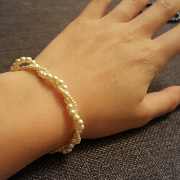 Pearl Bracelet - Picture 1 of 3