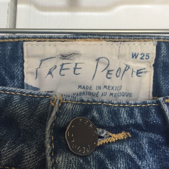 Free people distressed denim jeans - Picture 3 of 4