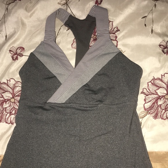 Size 4 Lululemon tank top