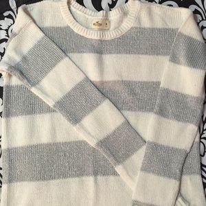 (FREE W/ PURCHASE) Hollister Sweater