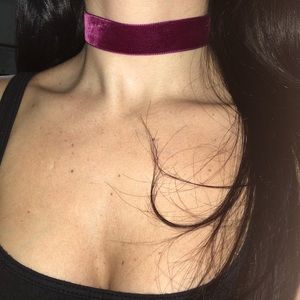 Velvet Choker ✨