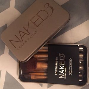 Naked 3 Brush Set