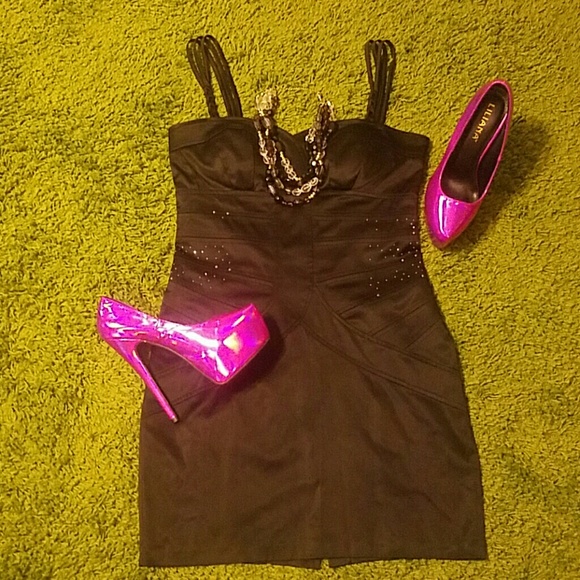 XOXO DRESS - Picture 2 of 4