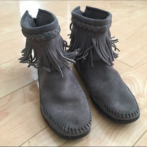 Minnetonka Hi Top Back Zip Boot