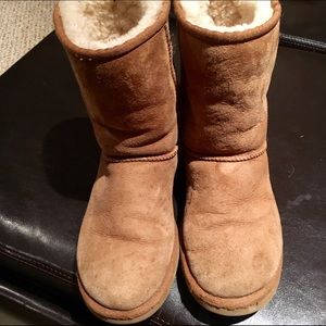 Chestnut uggs