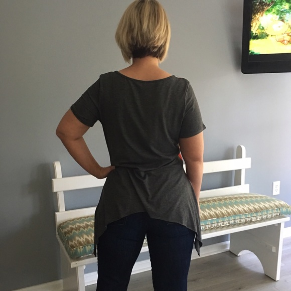 ⛳LAST ONE (sm) Chevron top with shark bite Hem - Picture 3 of 4