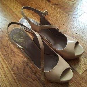 Vince Camuto nude patent leather pumps shoes 6.5