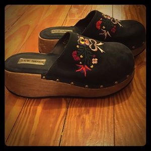 💙Worn VINTAGE Steve Madden clogs!💙