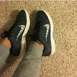 !!SOLD!! Nike lunar racer +3