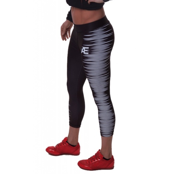 Workout Athletic Fitness Leggings Capris XS