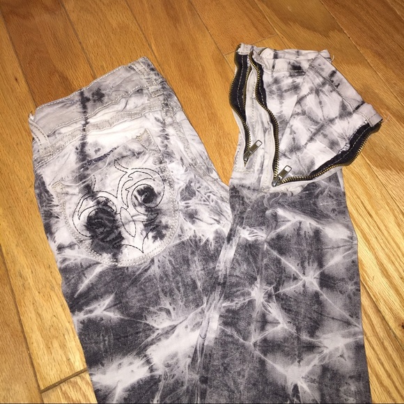 Denim - High rise acid wash distressed skinny jeans
