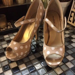 Steve Madden peep toe platform pumps