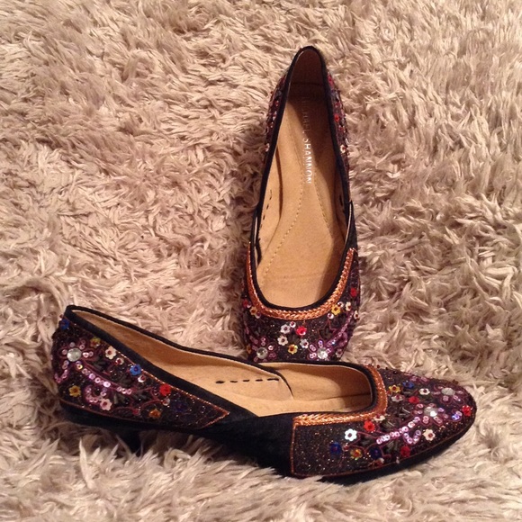 🌷🌷Sequined Black Satin Kitten Heels🌷🌷