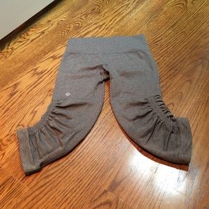 lulu lemon grey crop leggings
