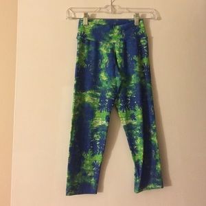 BNWOT Liquido yoga CAPRI leggings