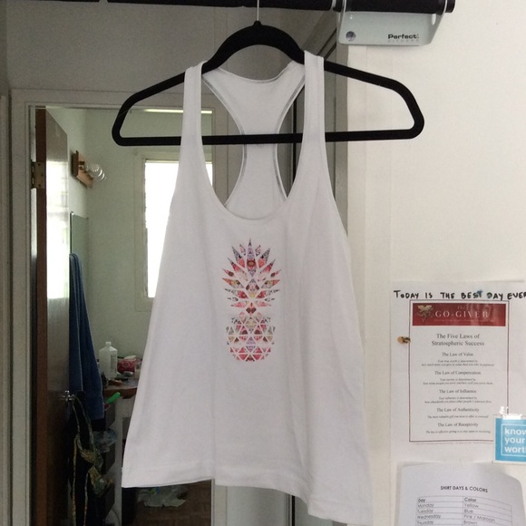 Lululemon tank top!!