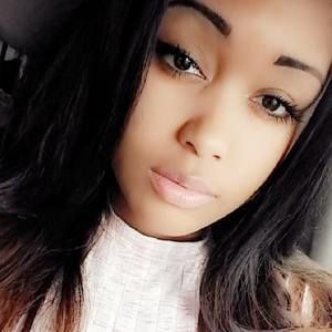 Meet your Posher, Sharee