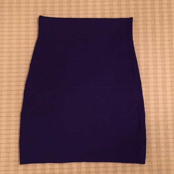 BCBGMAXAZRIA PURPLE HIGH WAISTED BANDAGE SKIRT - Picture 3 of 4