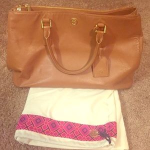 🌸sale! 🌸Tory burch tan Robinson tote(large)
