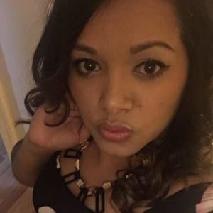 Meet your Posher, Yaneth