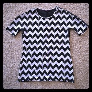 B&W Chevron workout top from lulu