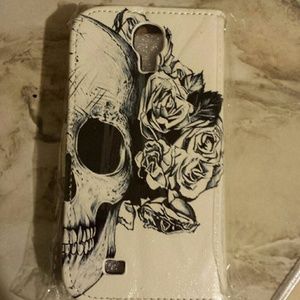NWT skull and roses galaxy s4 phone wallet case