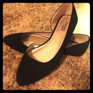 Black slightly pointed flats!