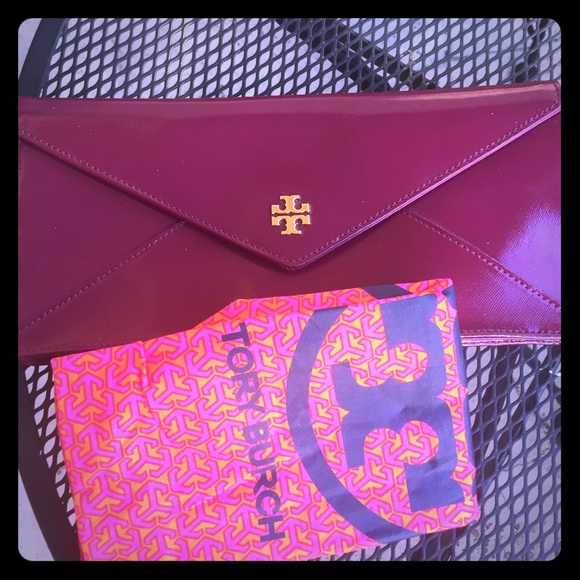 NWT Authentic Tory Burch Patent Leather clutch