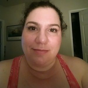 Meet your Posher, Lois