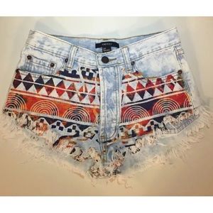 FOREVER 21 CUTOFF SHORTS TRIBAL PRINT SIZE S