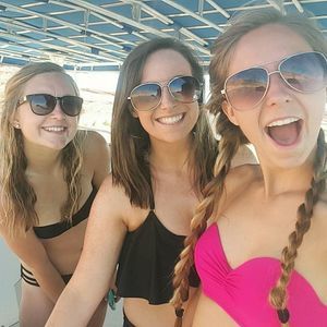 Meet your Posher, Kenzie