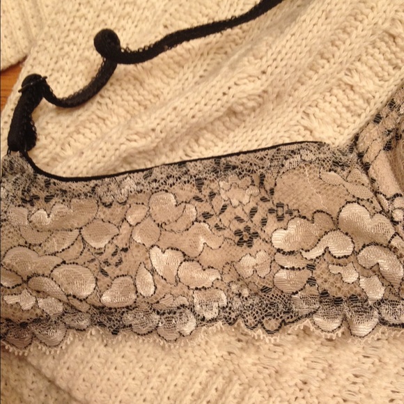 Victoria's Secret Bra - Picture 3 of 4